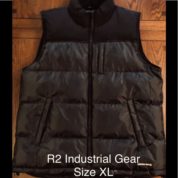 Men’s Vest - Picture 1 of 1